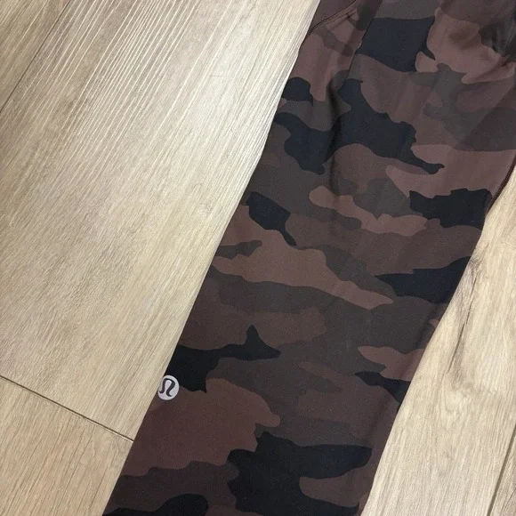 Lululemon Camo Leggings Womens 6 Brown Fast Free Tight 25" Inseam - Picture 7 of 8